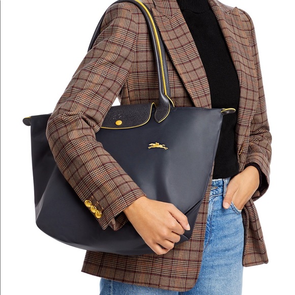 Longchamp Handbags - Longchamp Large Le Pliage Club Shoulder Tote
